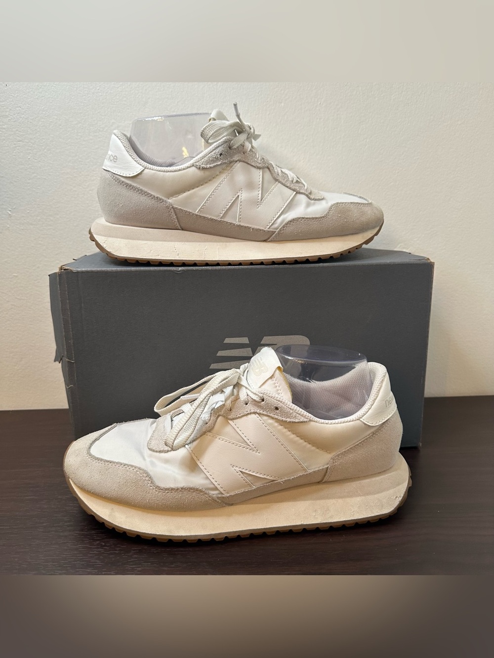New Balance 237 White Gray Women’s Low Top Lace-Up Sneakers Size 9, Walk Casual